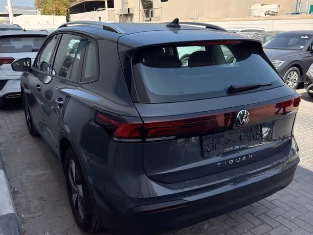 Volkswagen Tiguan - фото 3