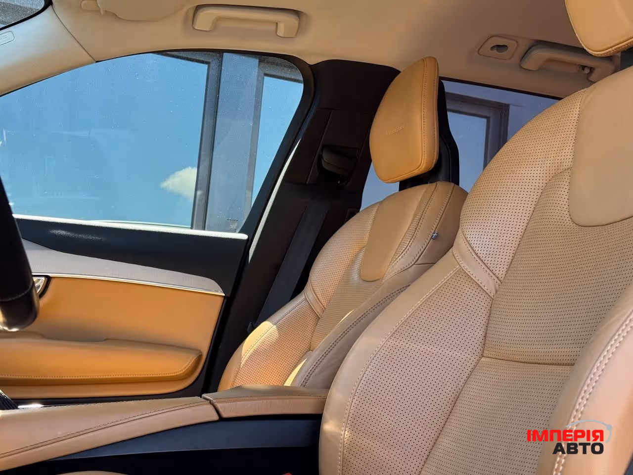Volvo XC90 - фото 35