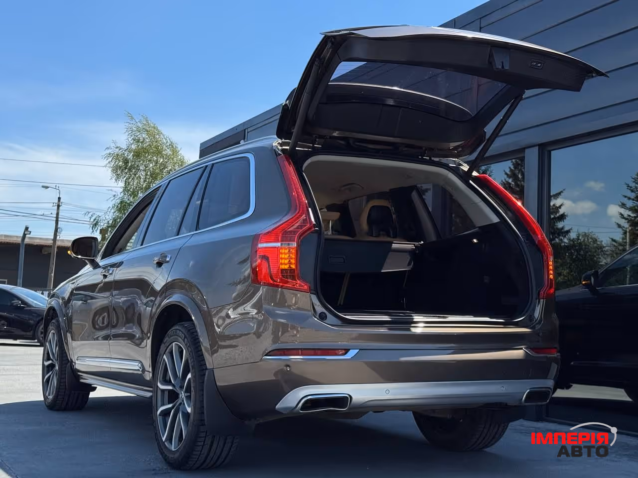 Volvo XC90 - фото 27
