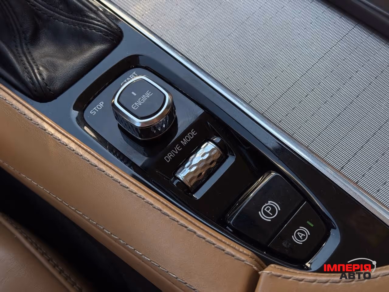 Volvo XC90 - фото 9