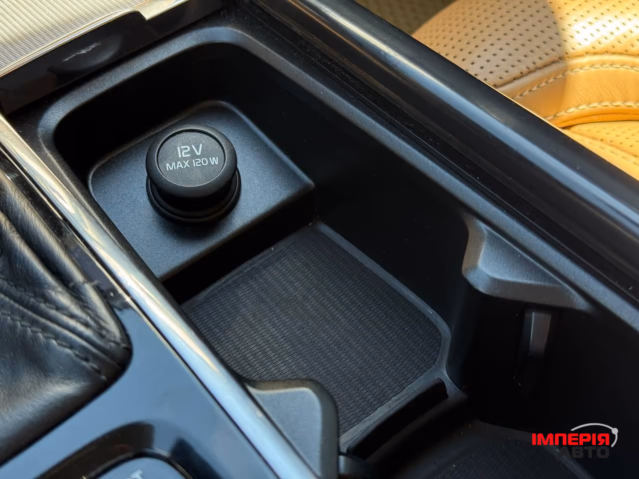 Volvo XC90 - фото 13