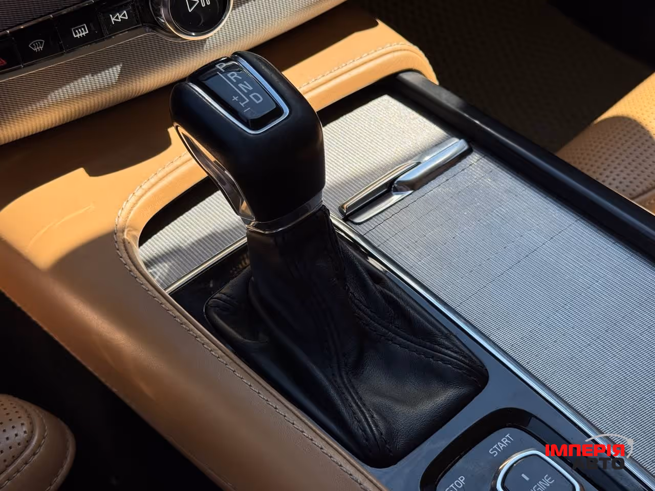 Volvo XC90 - фото 10