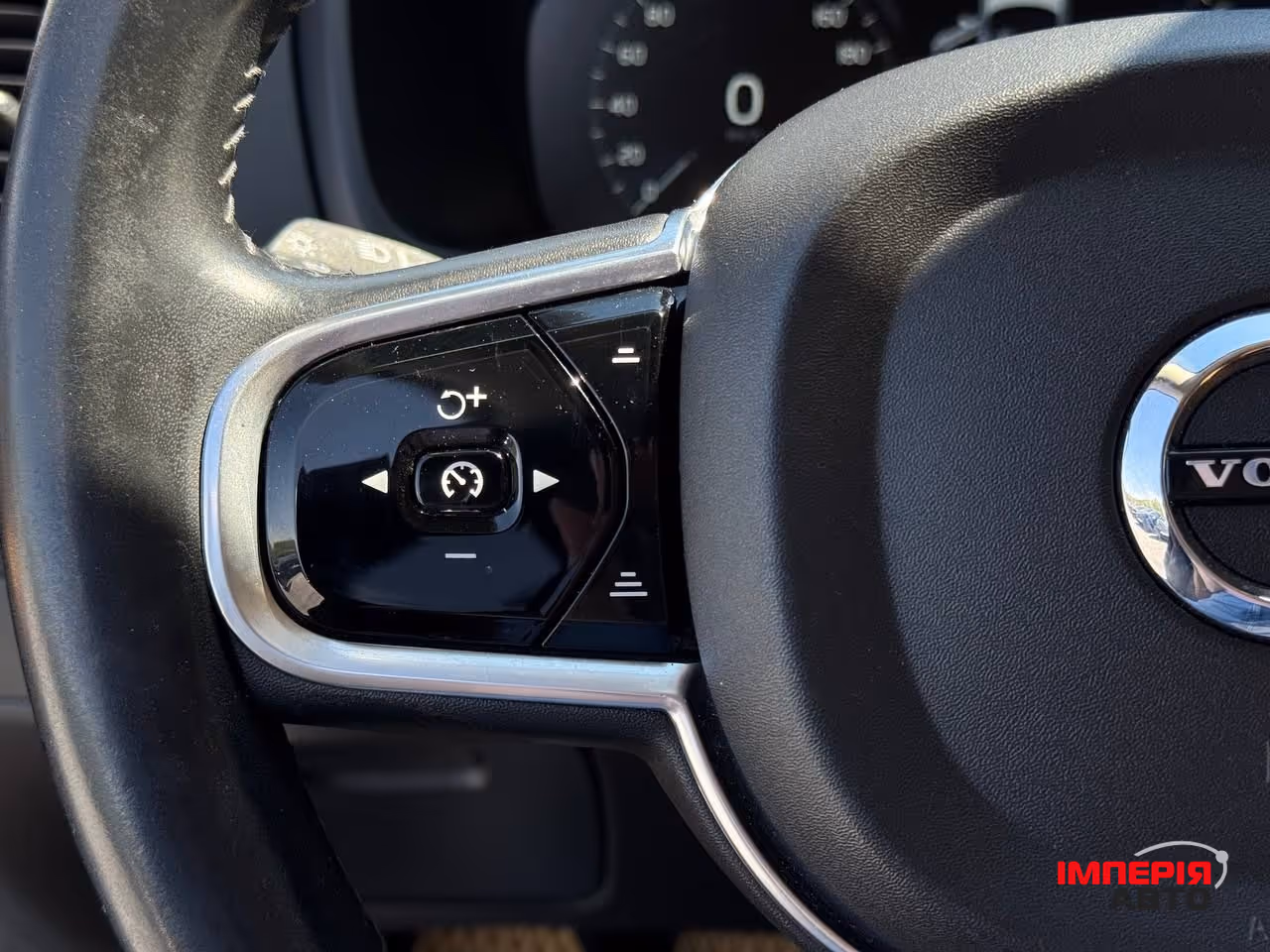 Volvo XC90 - фото 40