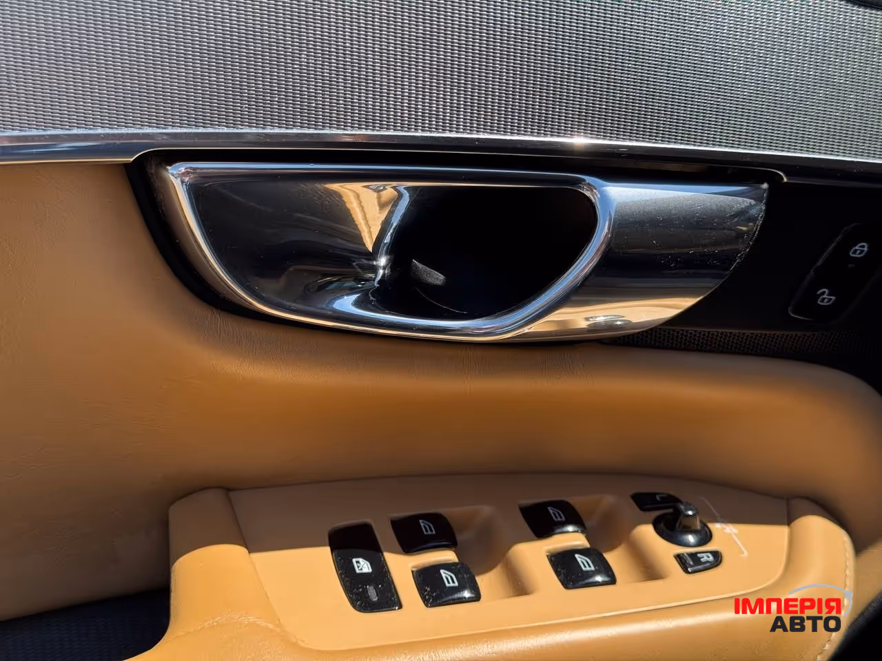 Volvo XC90 - фото 31