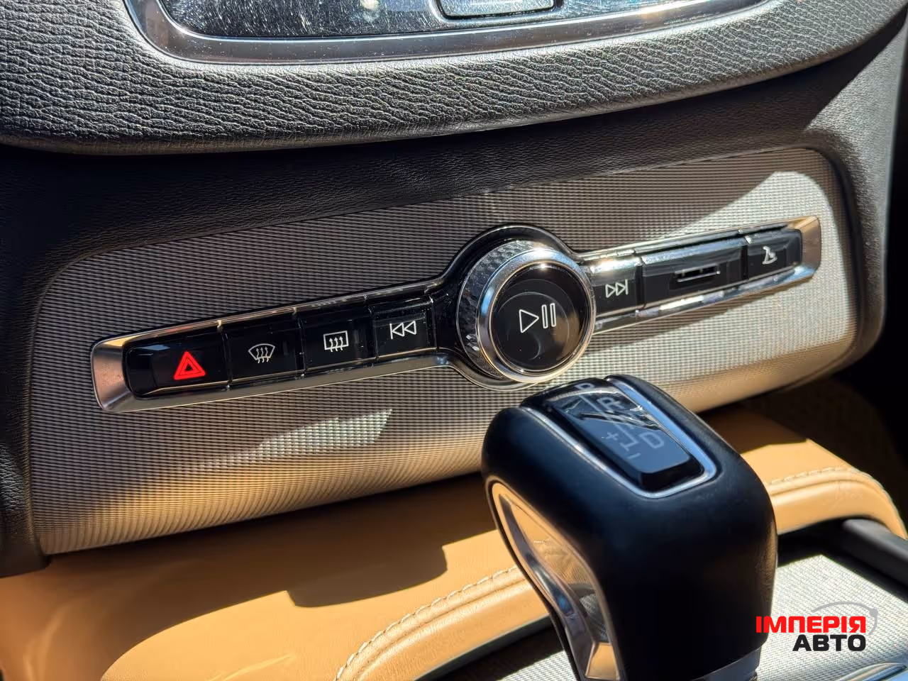 Volvo XC90 - фото 11