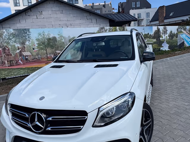 Mercedes-Benz GLE - фото 4