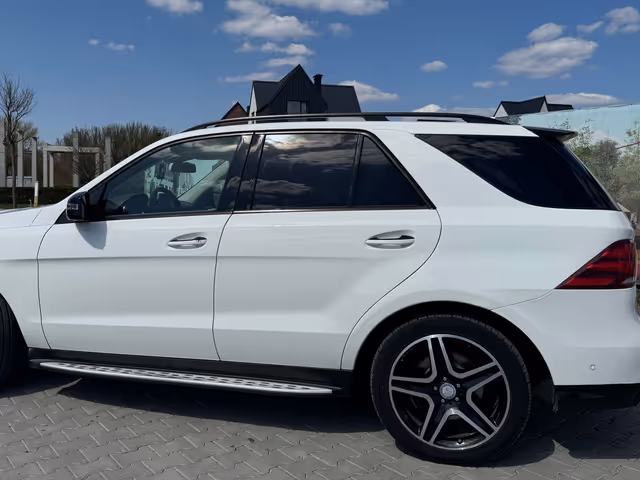 Mercedes-Benz GLE - фото 5