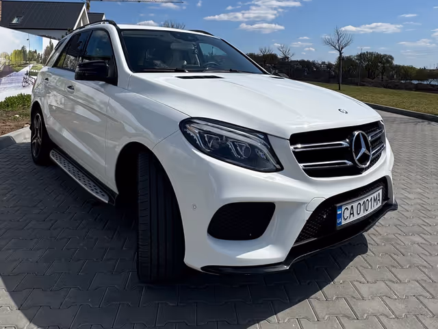 Mercedes-Benz GLE - фото 1