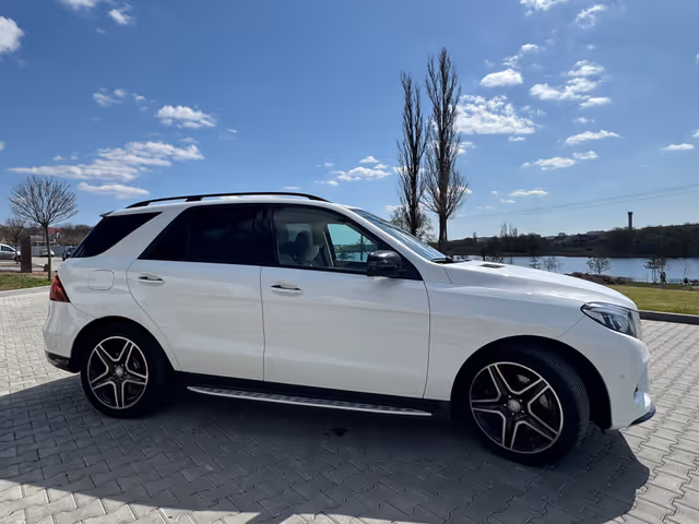 Mercedes-Benz GLE - фото 3