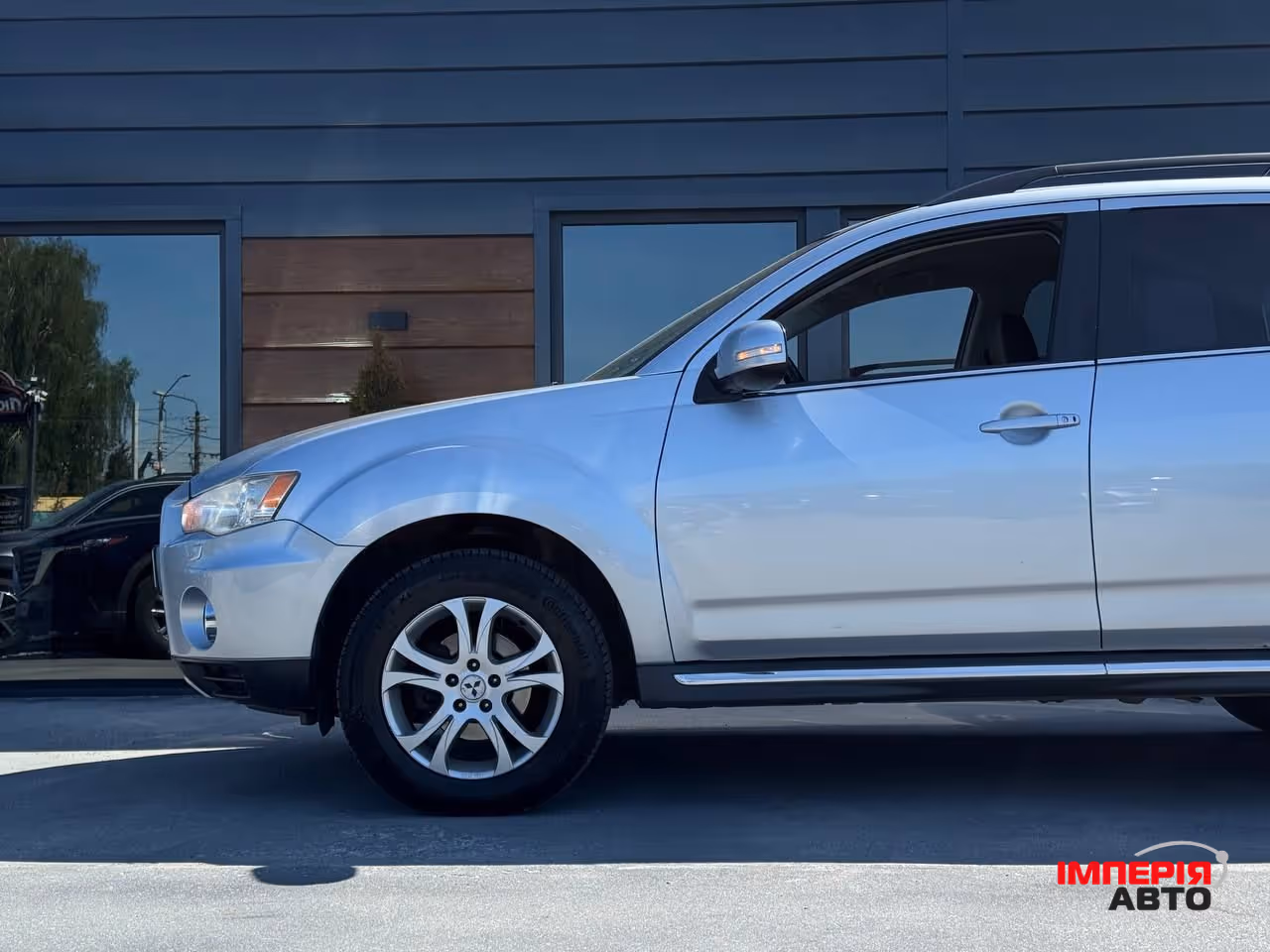 Mitsubishi Outlander - фото 12