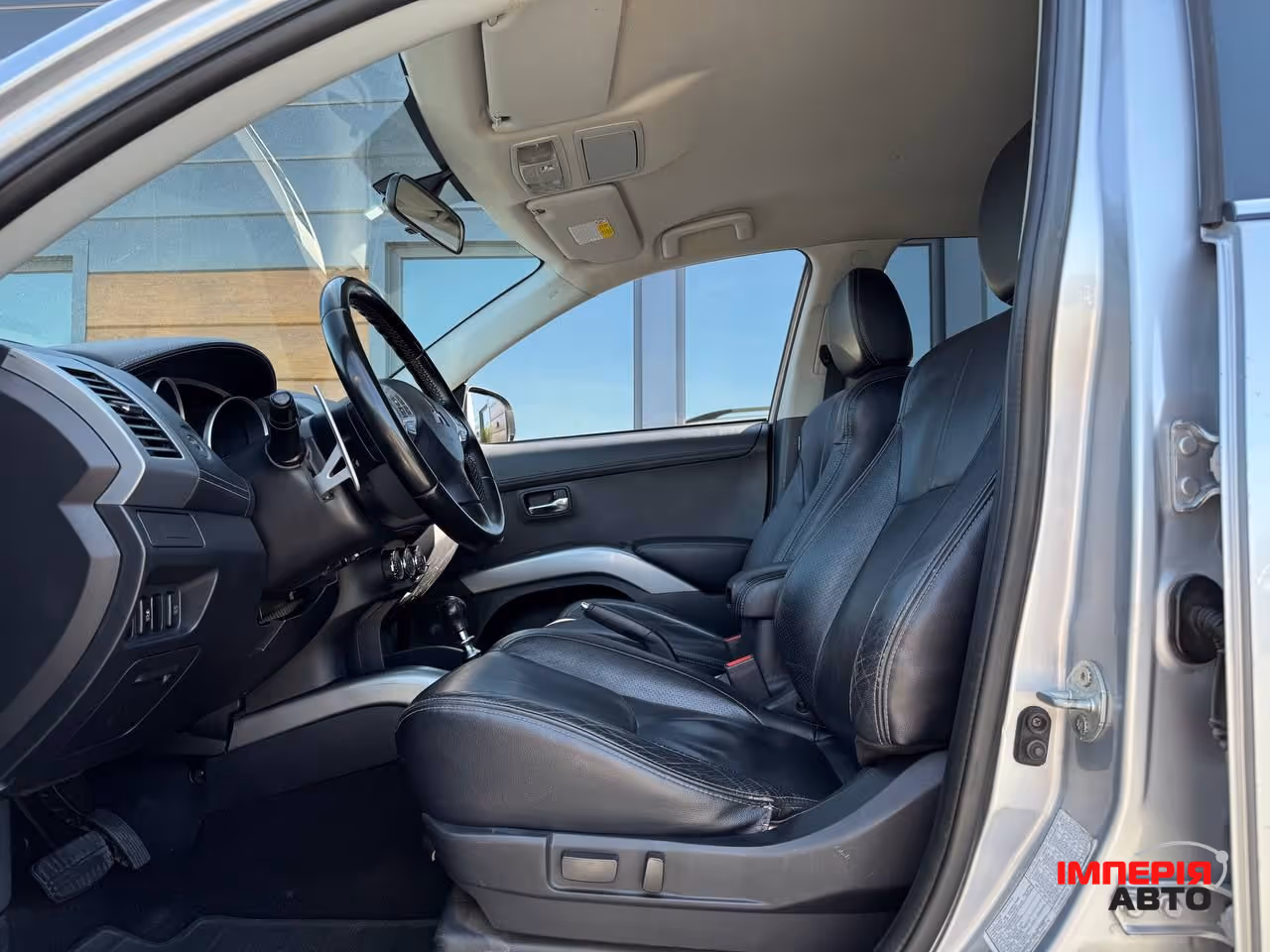Mitsubishi Outlander - фото 25