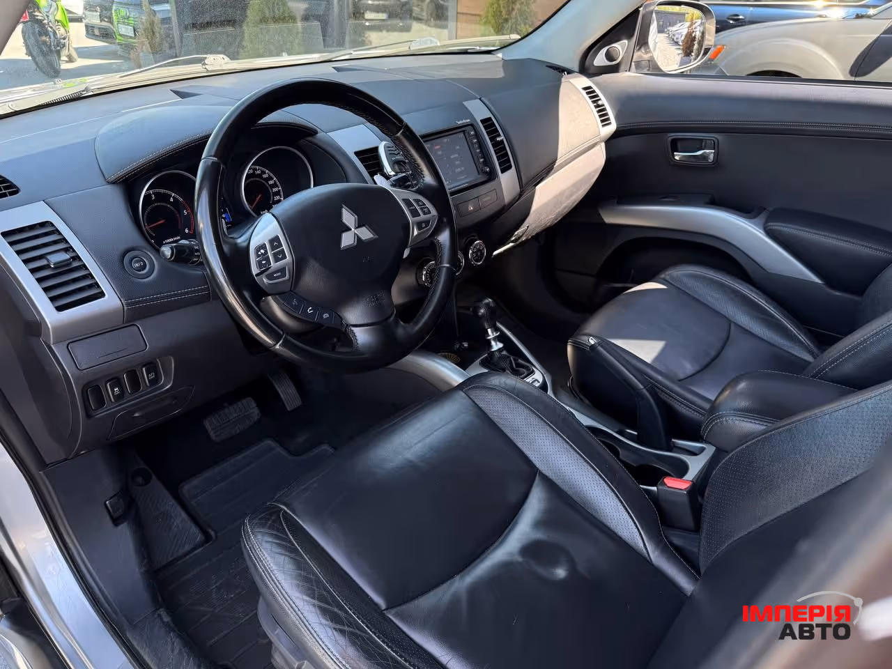 Mitsubishi Outlander - фото 28