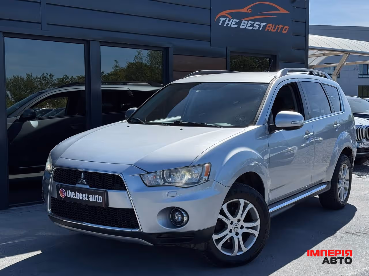 Mitsubishi Outlander - фото 1