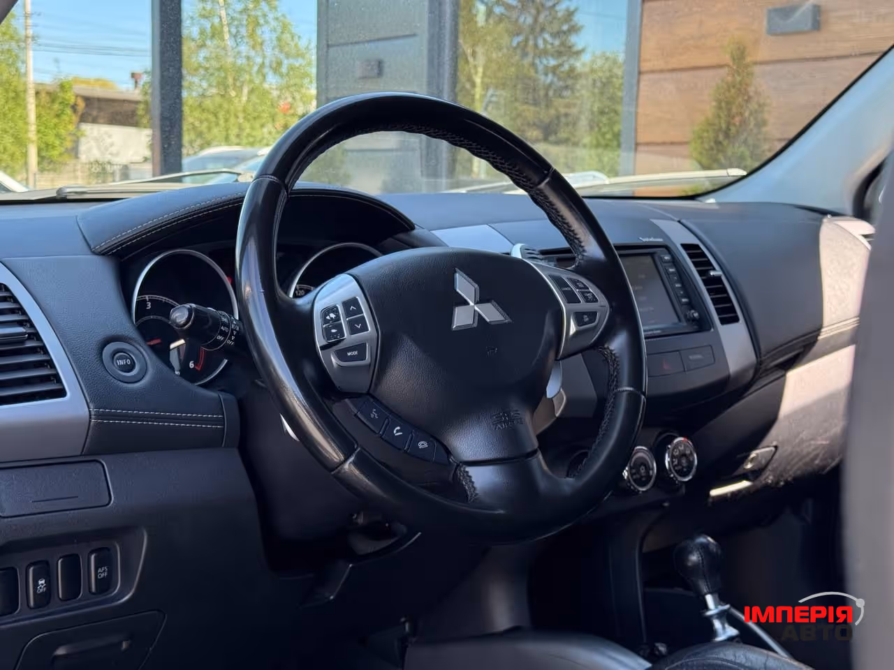 Mitsubishi Outlander - фото 27