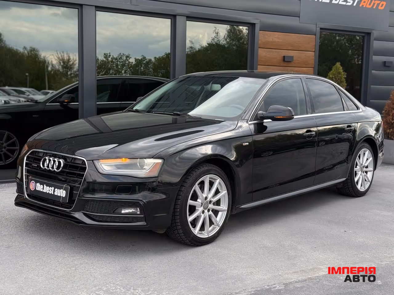 Audi A4 - фото 1