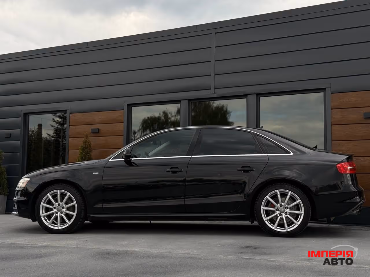 Audi A4 - фото 11