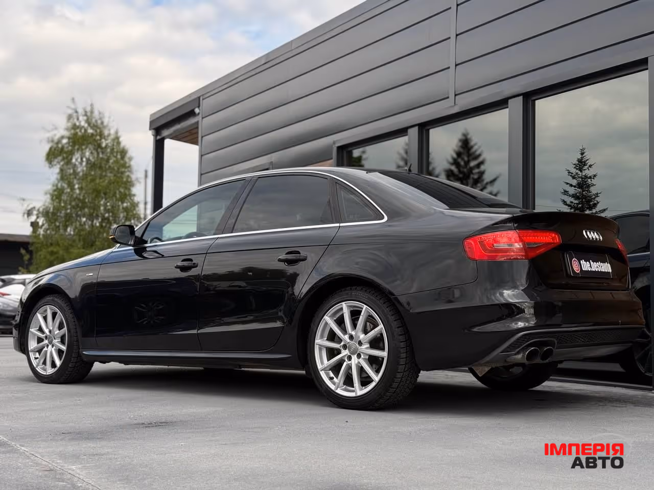 Audi A4 - фото 4