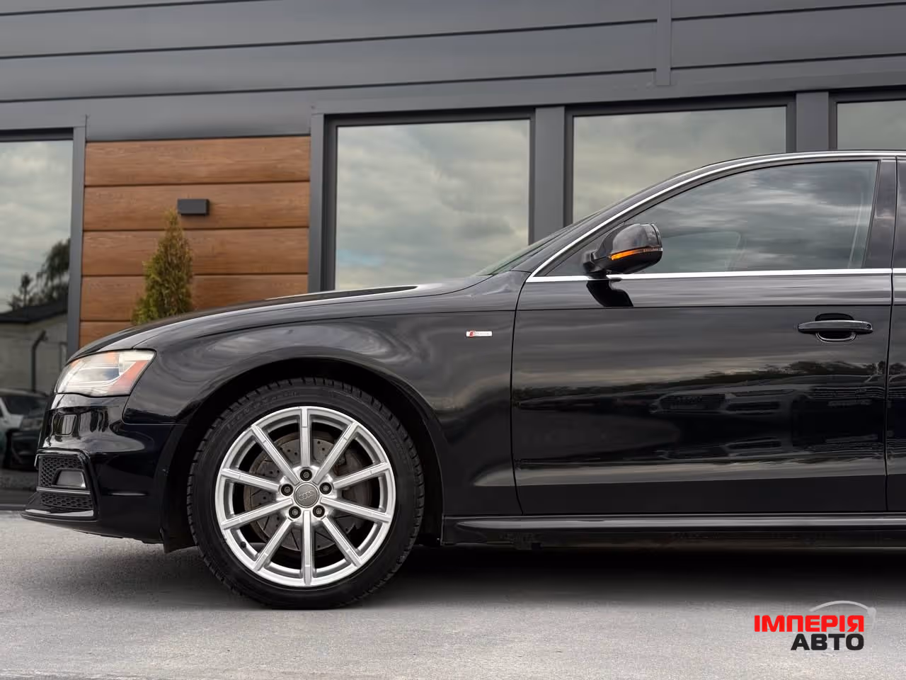 Audi A4 - фото 9