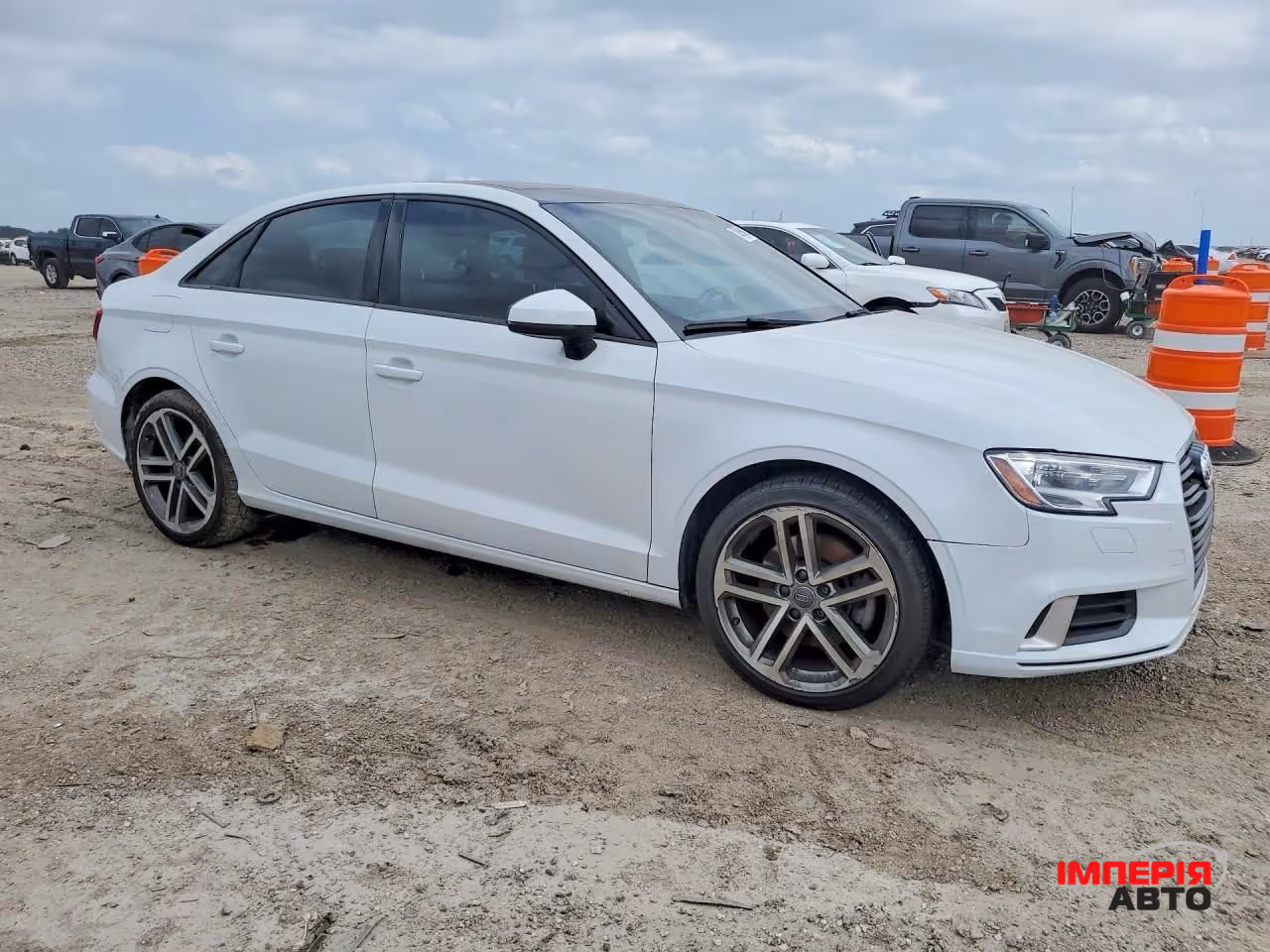 Audi A3 - фото 5