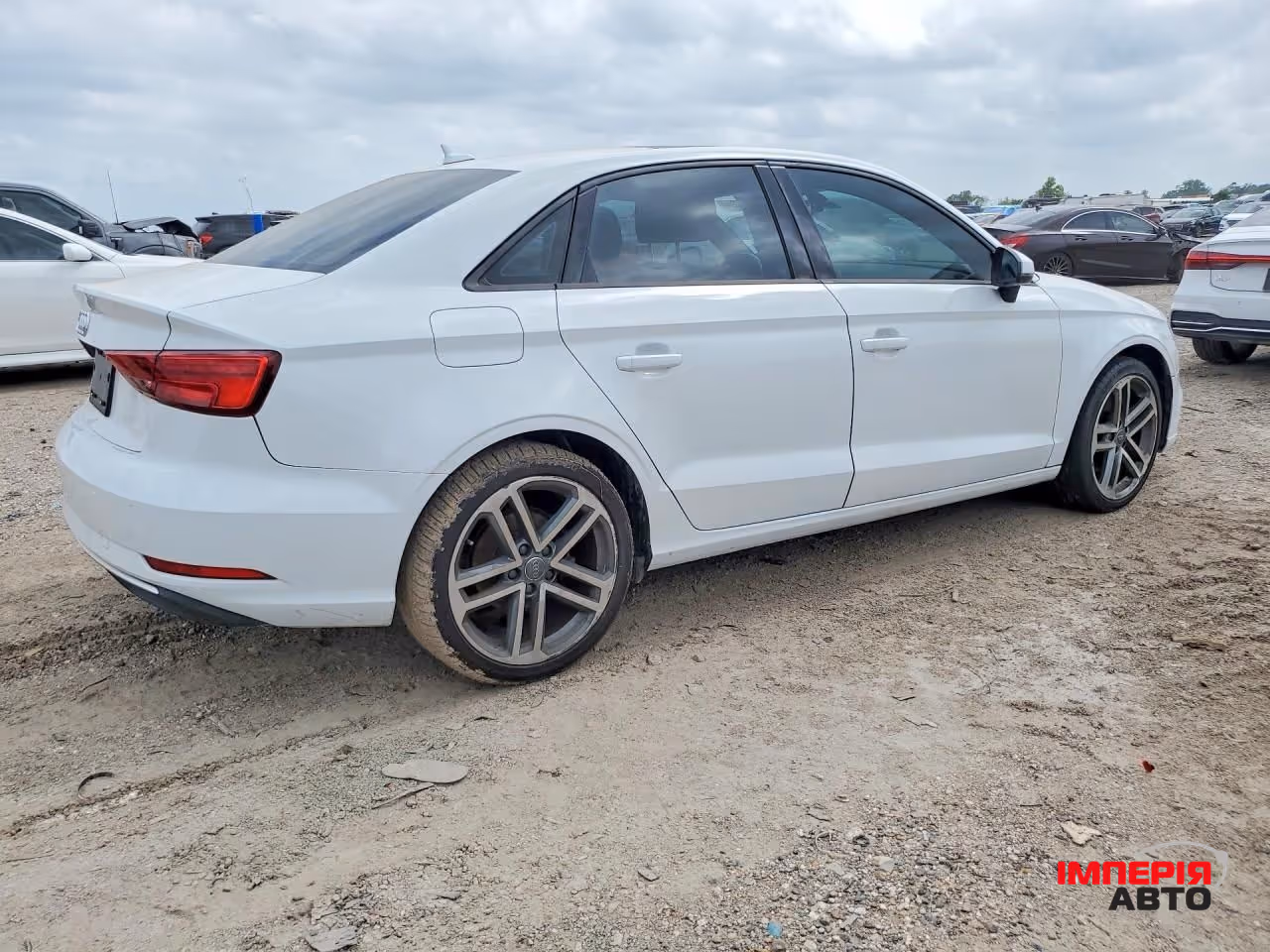 Audi A3 - фото 4