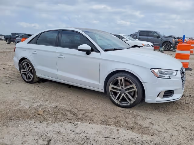 Audi A3 - фото 5