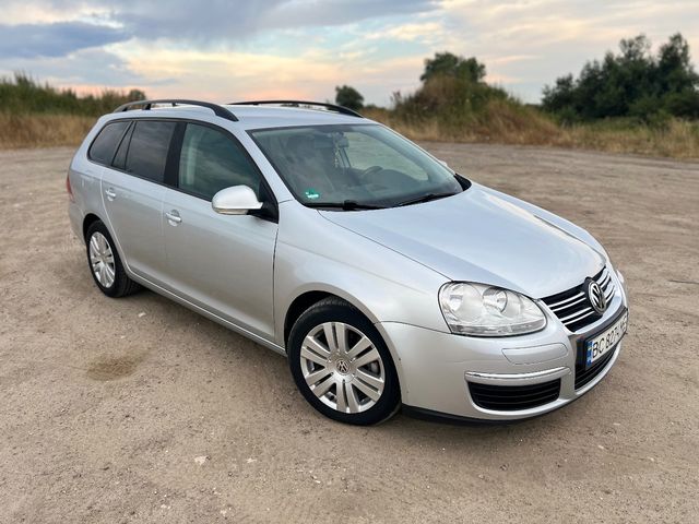 Volkswagen Golf - фото 1