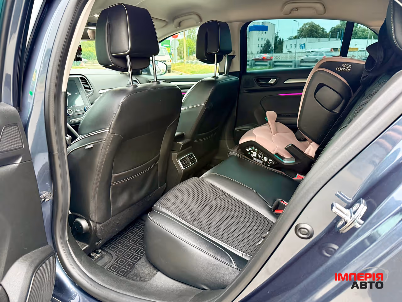 Renault Megane - фото 15