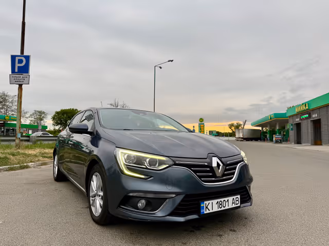 Renault Megane - фото 1