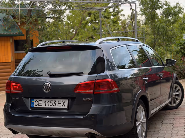Volkswagen Passat - фото 3
