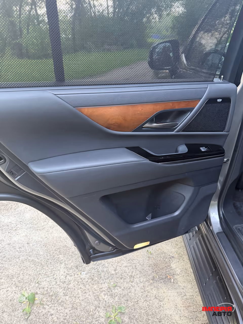 Lexus LX - фото 7