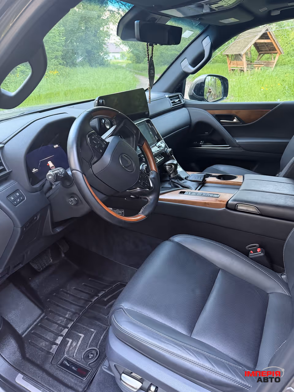 Lexus LX - фото 8
