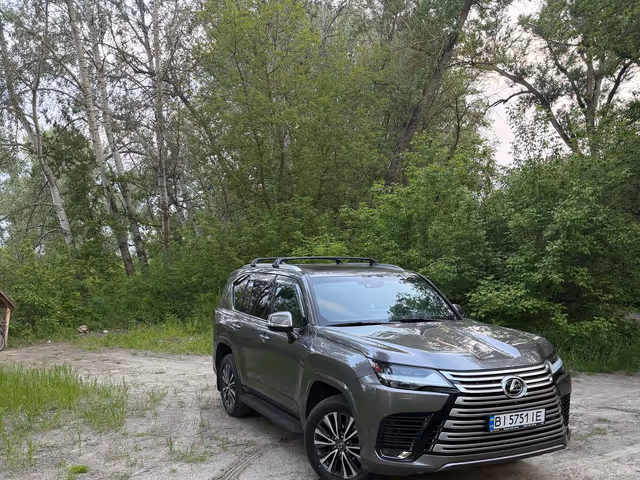 Lexus LX - фото 3