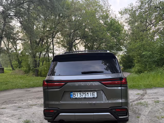 Lexus LX - фото 4