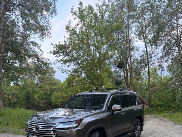 Lexus LX - фото 1