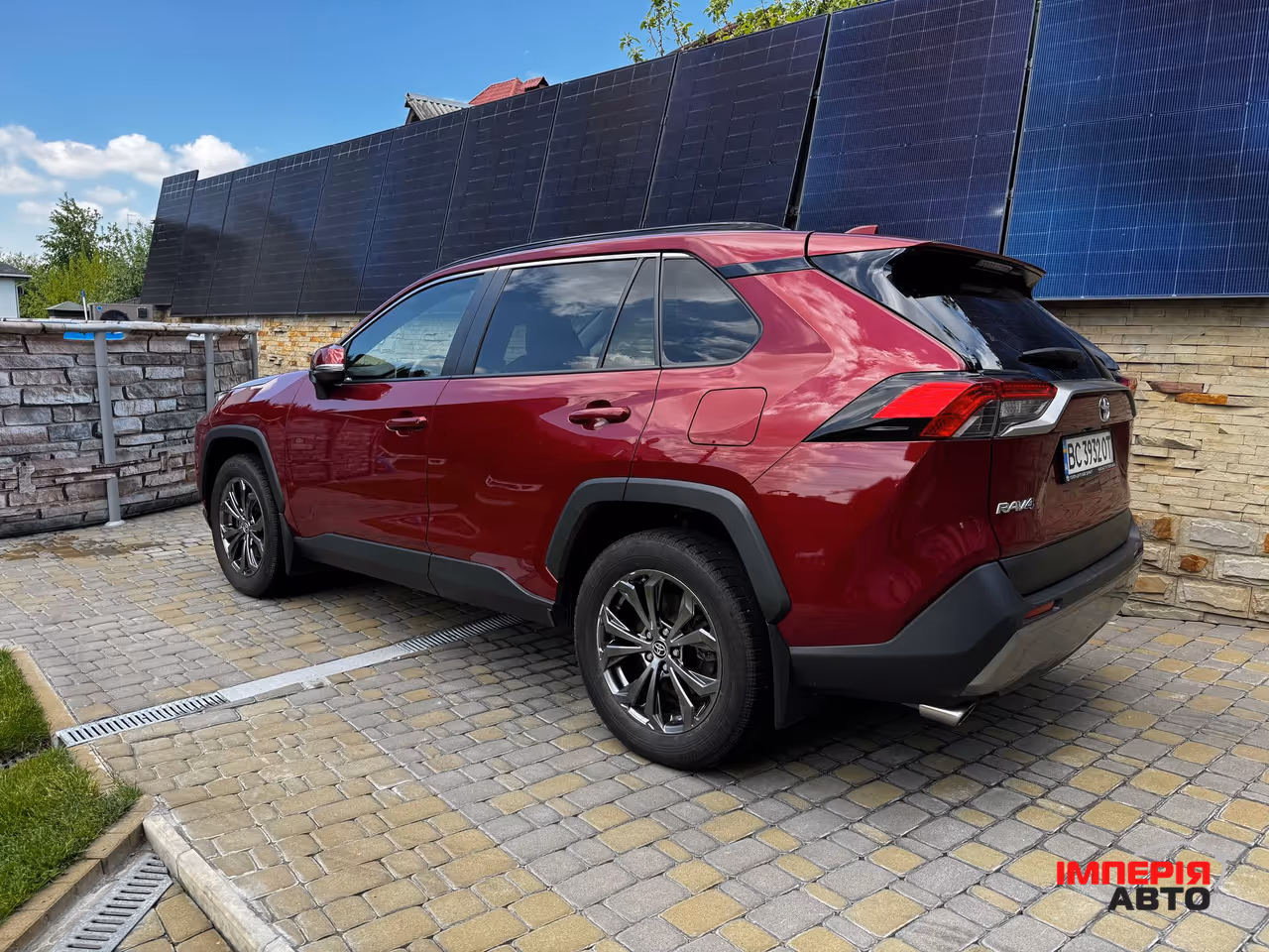 Toyota RAV4 - фото 9