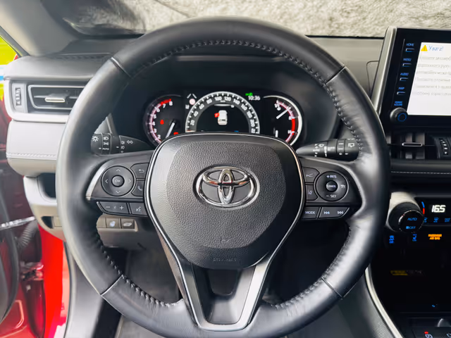Toyota RAV4 - фото 2