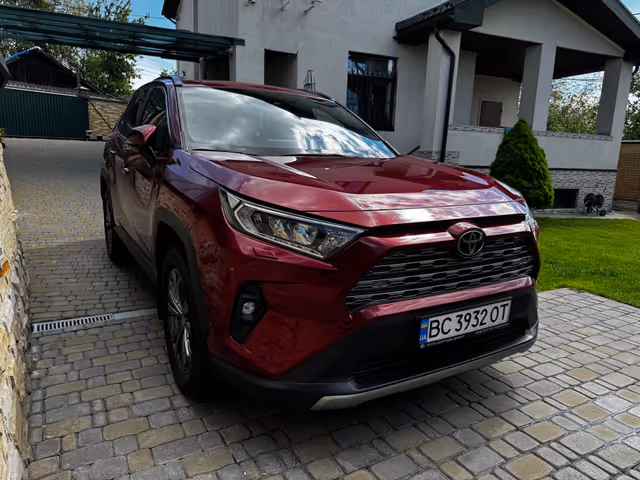 Toyota RAV4 - фото 5