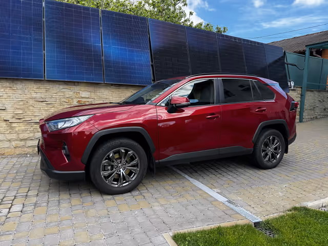 Toyota RAV4 - фото 4