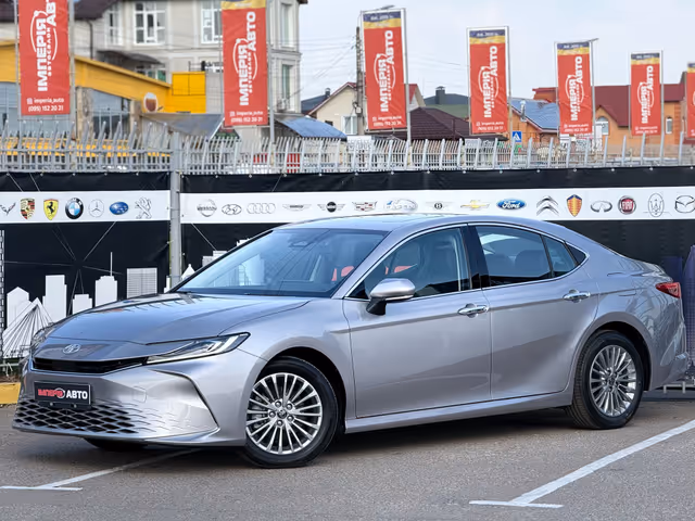 Toyota Camry - фото 5