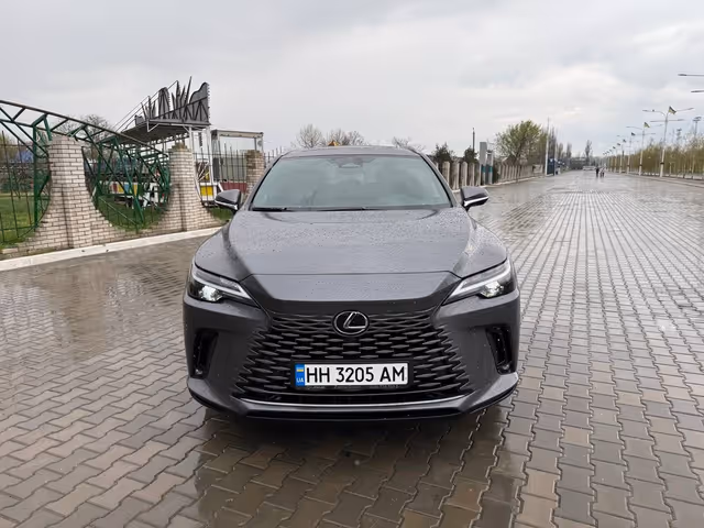 Lexus RX - фото 1