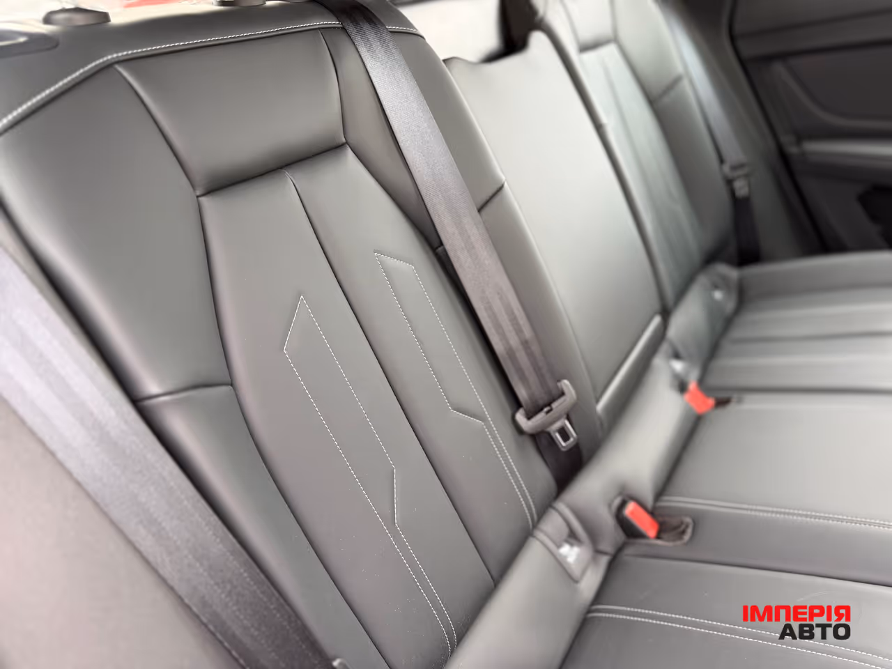 Audi Q4 e-tron - фото 14