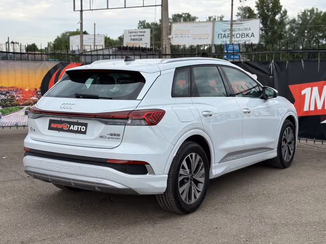 Audi Q4 e-tron - фото 5