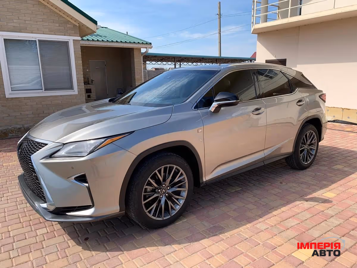 Lexus RX - фото 1
