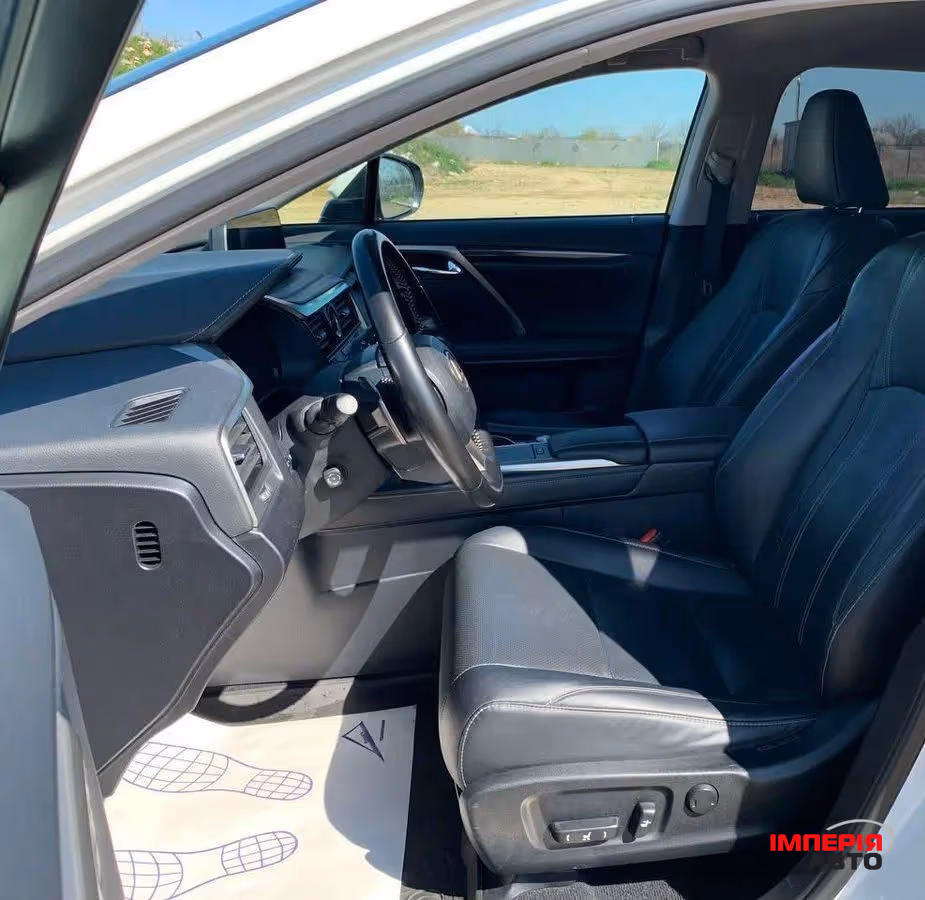 Lexus RX - фото 9