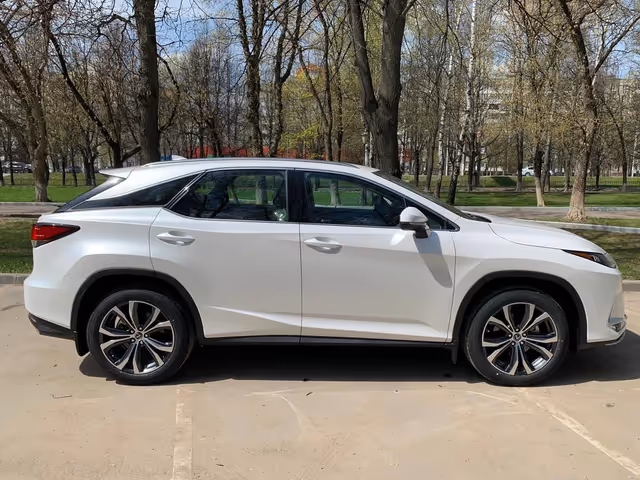 Lexus RX - фото 2