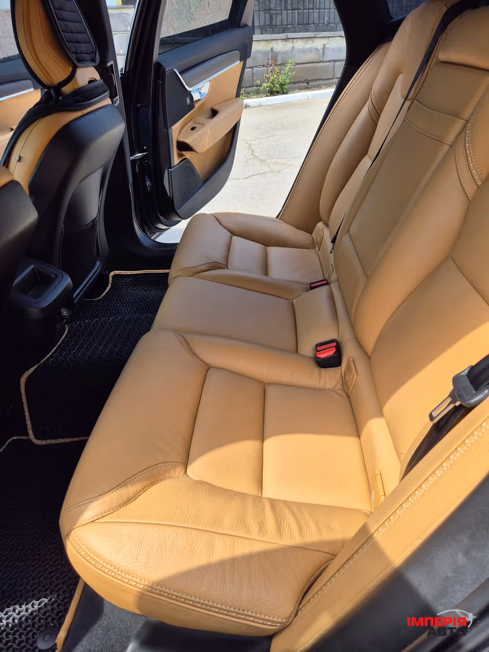 Volvo V90 Cross Country - фото 10