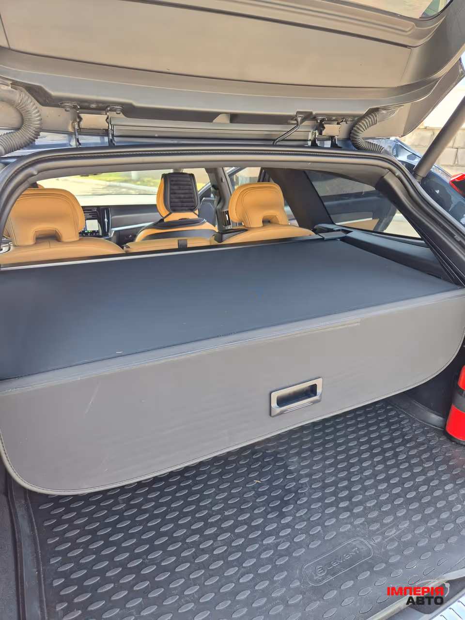 Volvo V90 Cross Country - фото 12