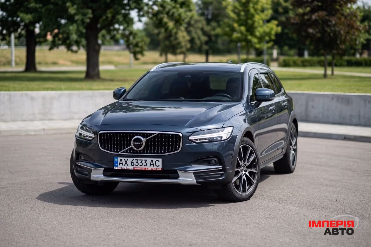 Volvo V90 Cross Country - фото 1