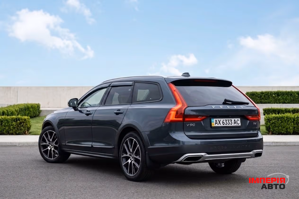 Volvo V90 Cross Country - фото 3