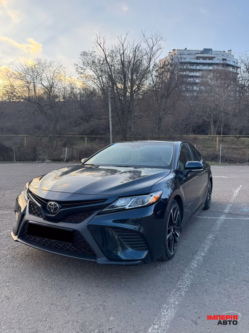 Toyota Camry - фото 1